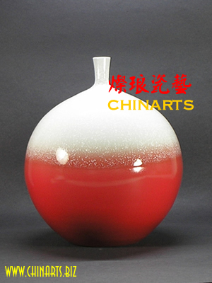 红白七彩釉装饰瓶