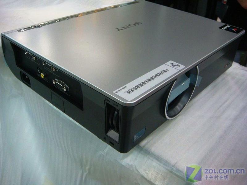 3600流明高亮度索尼VPL-CX161投影机 索尼投影机VPL-CX161首次跌破万元