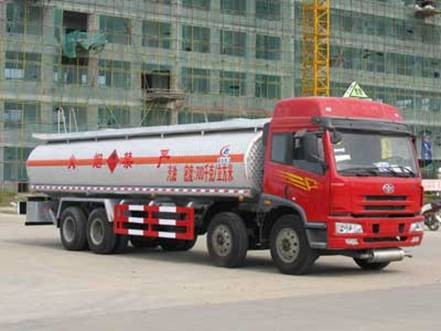 CLW5311GYYC3型运油车