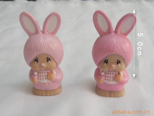 搪胶小兔娃塑料玩具