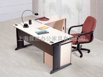 办公桌，办公椅，屏风隔断