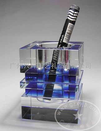 特色水晶笔筒，上海江苏礼品定做，礼品笔筒，蓝色水晶笔筒，定做办公赠品，水晶笔筒批发，水晶工艺品