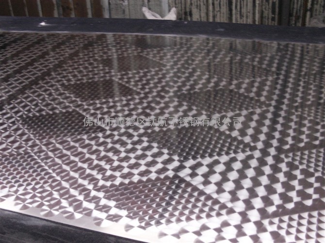 钛航最新技术生产组合工艺花纹装饰板，彩色不锈钢镭射板