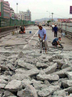 水泥路面拆除能手