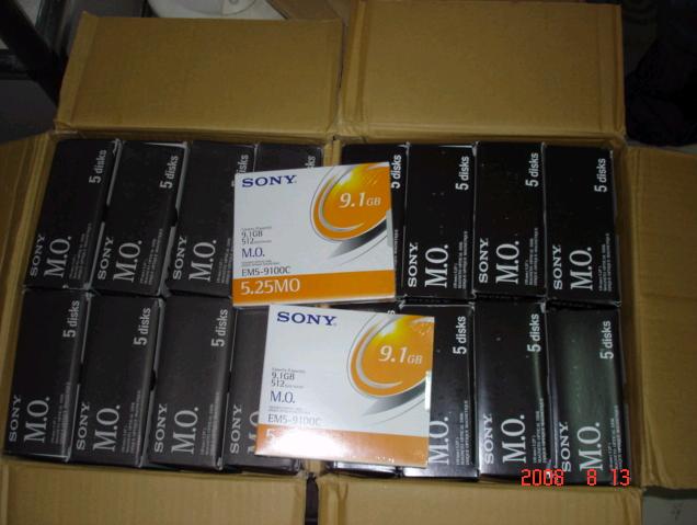 光盘机-MO盘片SONY 9.1G，1.3G，2.6G大批发