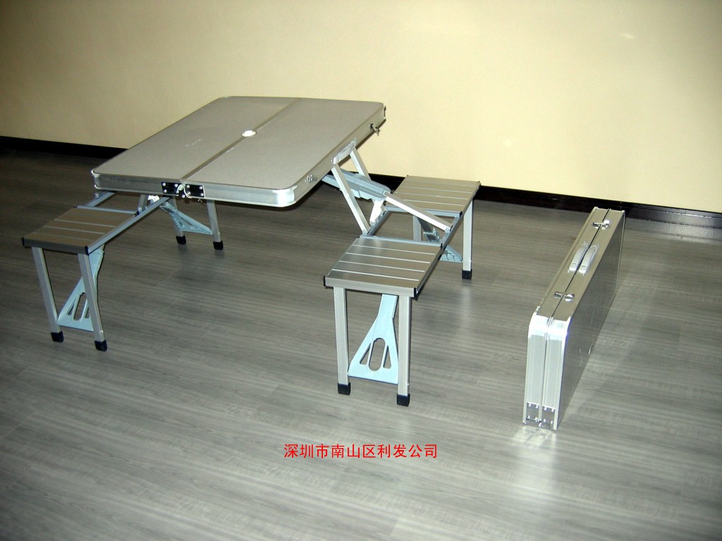 ABS工程塑料折叠桌 便携式折叠桌