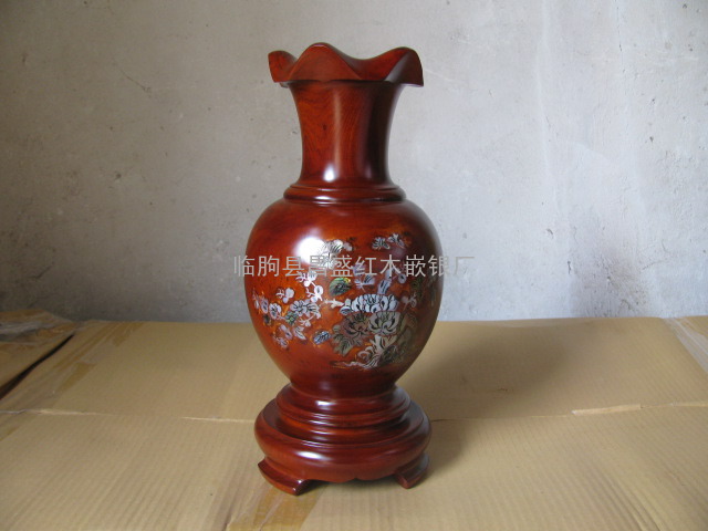 红木花瓶