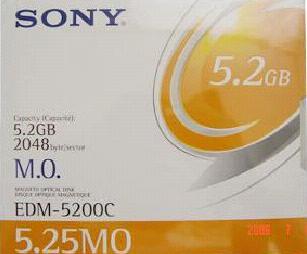 正宗 SONY MO磁光盘 EDM-5200C 5.2GB，2048字节/扇区 5.25英寸