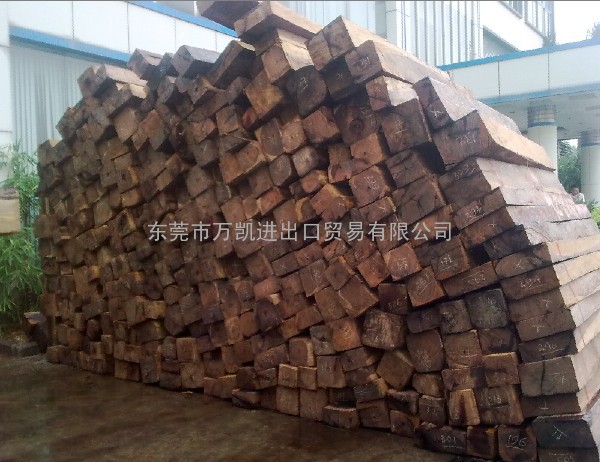 越南大红酸枝木材包柜进口清关公司