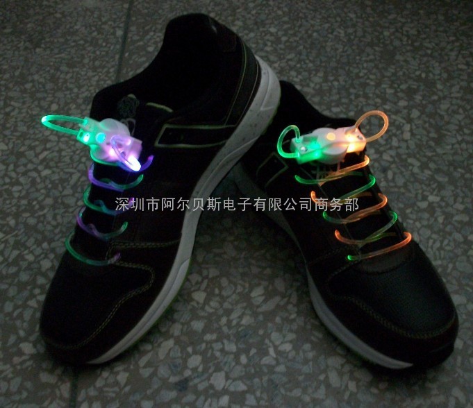 （精品）供应创意LED发光闪光鞋带 溜冰鞋带 运动鞋带 抢购中。