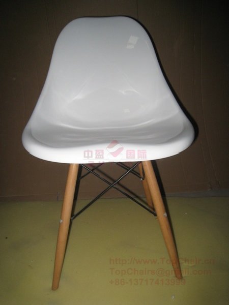 木脚椅,eames side chair,塑料餐椅,伊姆斯餐椅  伊姆斯餐椅：设计师：伊姆斯夫妇（C