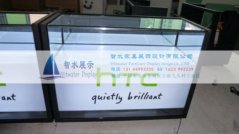 HTC手机展示柜