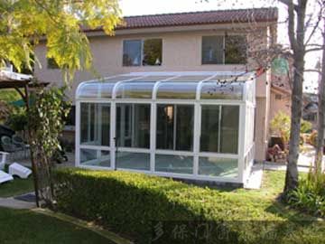 花园钢化玻璃阳光房 ，节能门窗