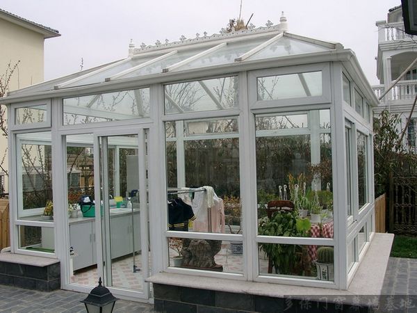 花园夹胶钢化玻璃阳光房 ，节能门窗