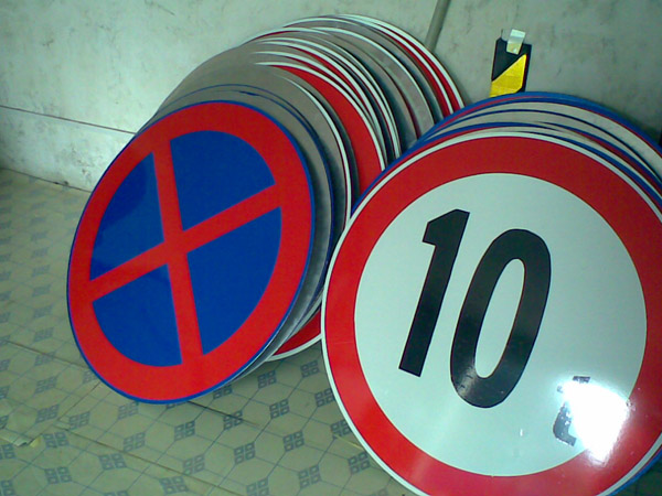 中山公路标志牌、茂名公路标牌、东莞松山湖指示标牌、道路标志牌供应