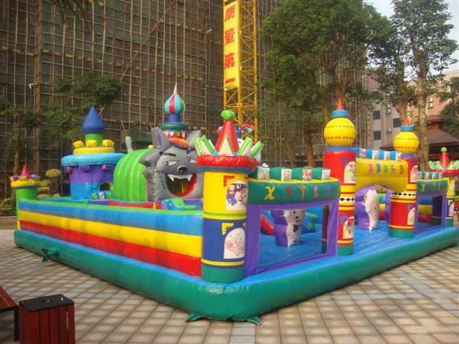 广州充气水上步行球，充气玩具充气城堡充气跳床充气模型