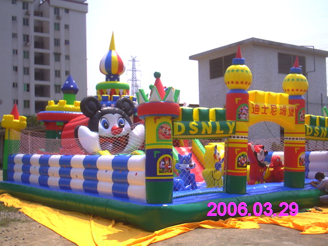 广州销售出租充气儿童城堡，充气儿童跳床，充气儿童滑梯，充气水上产品，充气升空气球