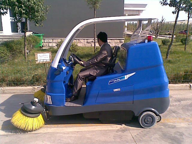 销量第一的扫地车 临沂最好的厂家直供清扫车 最节能的环保清洁车