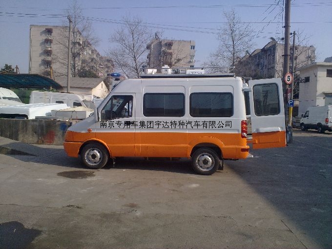 NJ5045XGCNS 依维柯工程车 抢险车 维修车