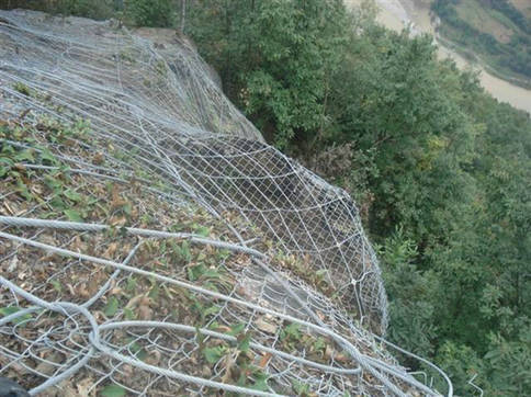甘肃DO/08/300钢丝绳网厂家 力能新材料工程有限公司边坡防护基地