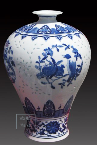 青花瓷梅瓶，陶瓷花瓶