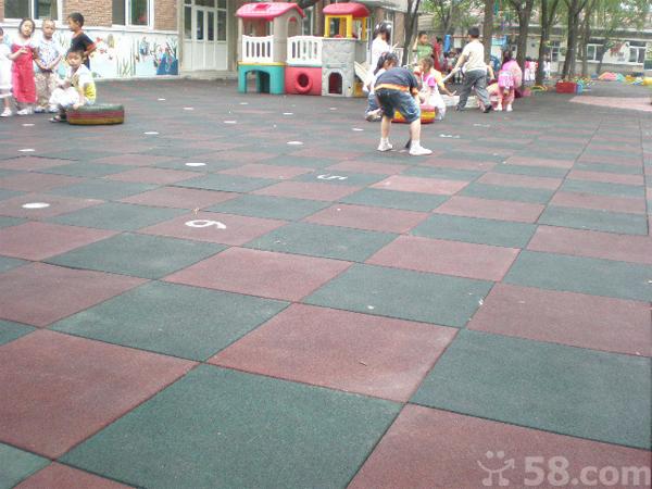室外橡胶地板，小区橡胶地砖，幼儿园室外游乐场橡胶地板