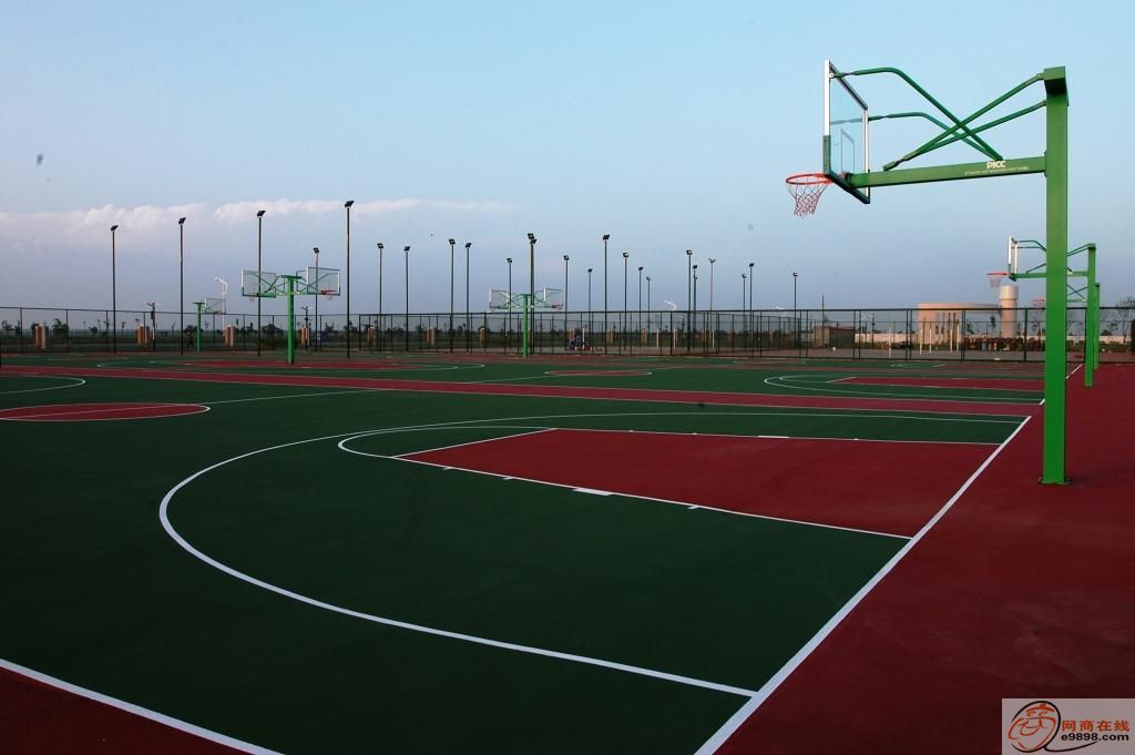 江苏专业建造篮球场，网球场施工，铺设塑胶跑道