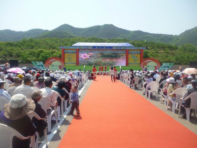 青岛灯光音响租赁，青岛舞台truss架搭建租赁，青岛会议服务公司