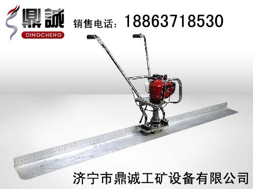 济宁鼎诚汽油机振动尺，2.5米手扶式振动尺 微型整平机