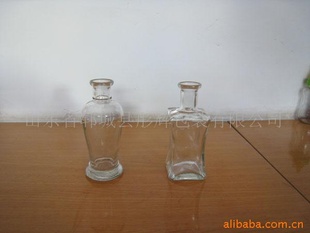 供应小玻璃酒瓶，75ml小酒瓶，100ml白酒瓶