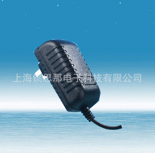 插墙式或桌面式(IC方案 CE UL认证)18V 0.65A电源适配器