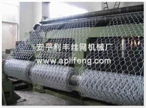 安平利丰厂家长期供应重型六角网捻网机