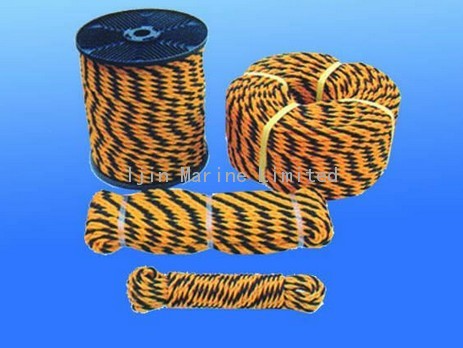 Polypropylene and polyester mixed rope