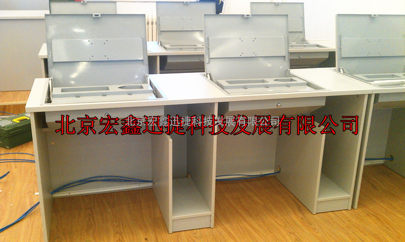 北京翻转电脑桌 一体机翻转桌 两用学生课桌