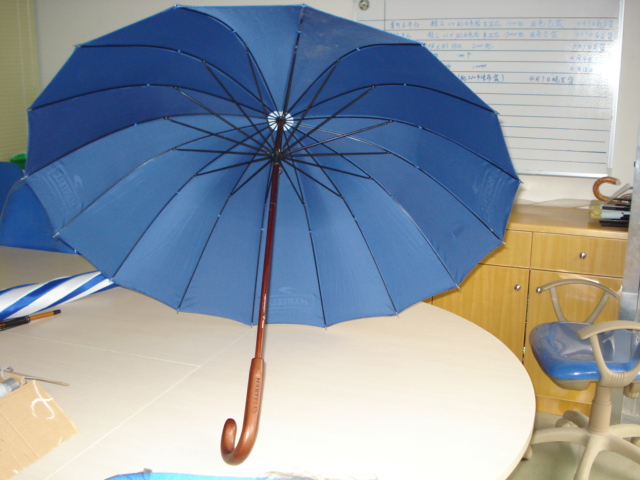 专业供应雨伞，广告伞，三折伞，雨伞厂家