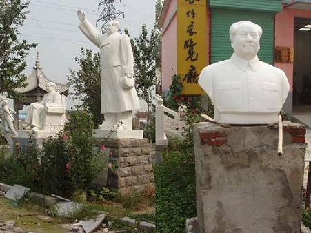 毛泽东背手像，主席招手像,石雕毛泽东像,毛泽东雕像；人物雕像,校园雕塑等