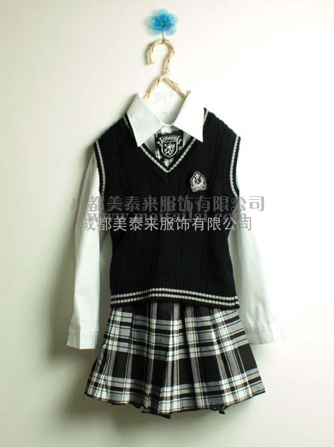 韩版校服订做【校服的裙摆】成都中学生校服订制厂家成都订制校服