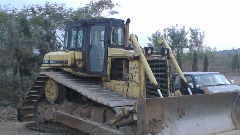 CAT D6H Bulldozer(promotion price:US$29500)