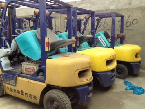 KOMATSU FD30 Forklift(promotion price:US$4650)