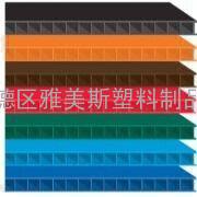 颜色丰富的塑料中空板，万通板，钙塑板，在广告业和工厂使用广泛