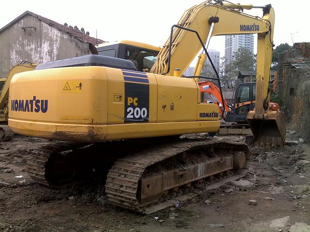  KOMATSU PC200-7 Excavator(promotion price:US$4699