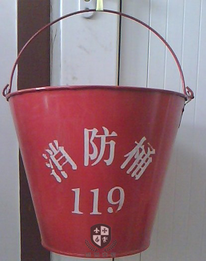 北京消防桶，单双排消防架，消防锹，上地大厦灭火器销售年检加粉批发