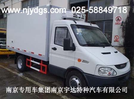 NJ5048XLC4B依维柯宝迪零担冷藏车