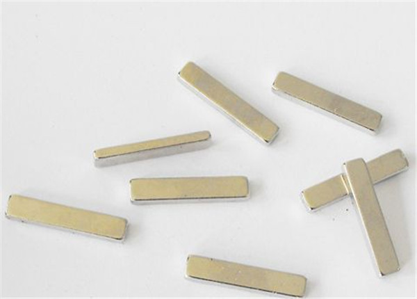五金塑胶磁铁、晶钢橱柜门强磁、方形强磁条、门吸磁铁
