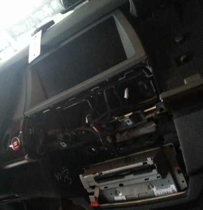 宝马美规版X5换原厂CID屏幕，原厂CIC主机，换新版idrive和底板，激活原厂中文导航、原厂倒车