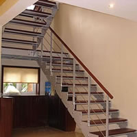 钢木楼梯装修应搭配居室整体