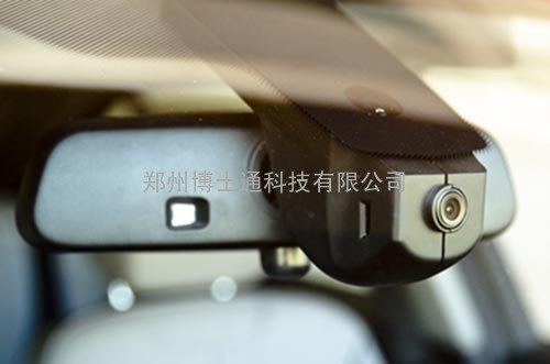 郑州加装宝马专用隐藏式行车记录多少钱博士通改装价格