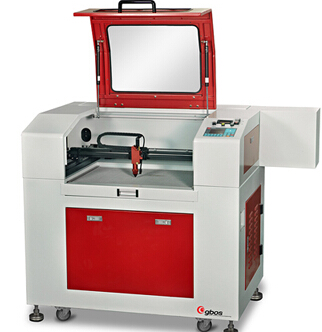 光博士激光专业研发，生产，销售高品质布料激光切割机