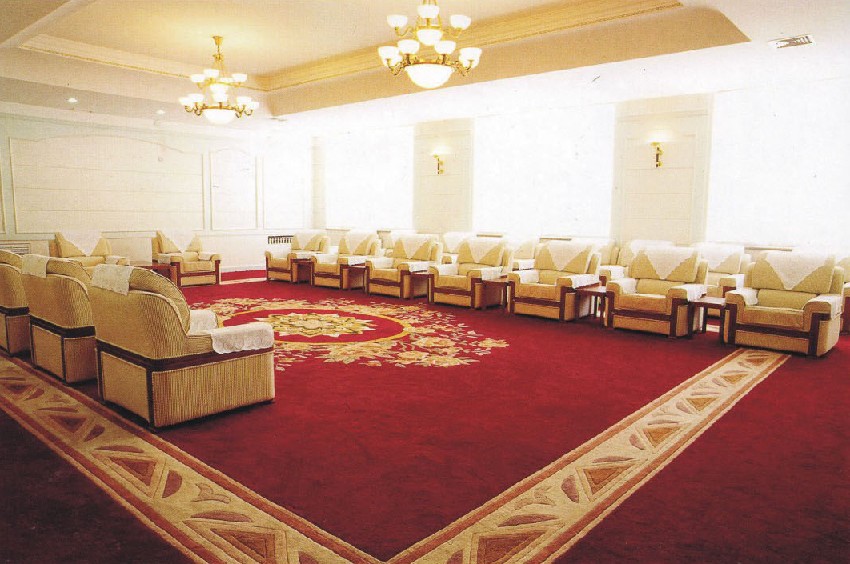 想买款式新的会议室地毯就到昕佳琪地毯