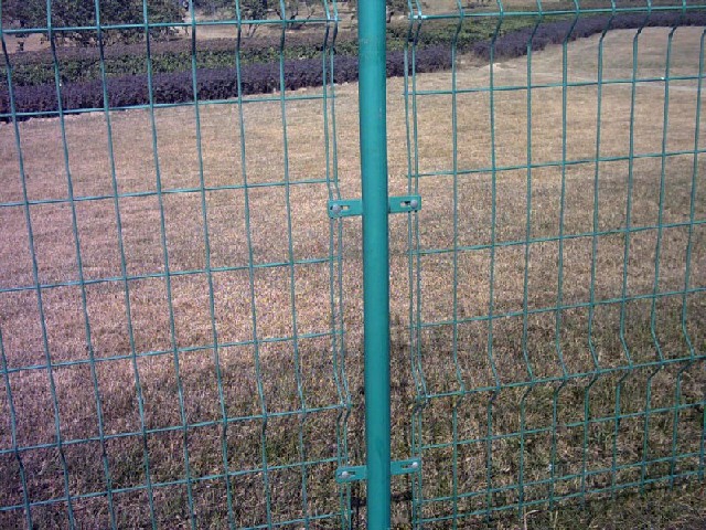 安平低价耐用的双边丝护栏网 公路防护网厂家